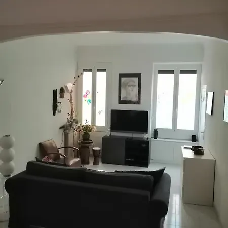 Studio Chez Corinne * Beaulieu-sur-Mer